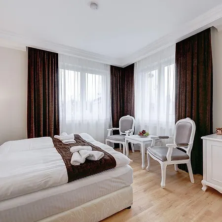 Boutique Diama 4* Mratín