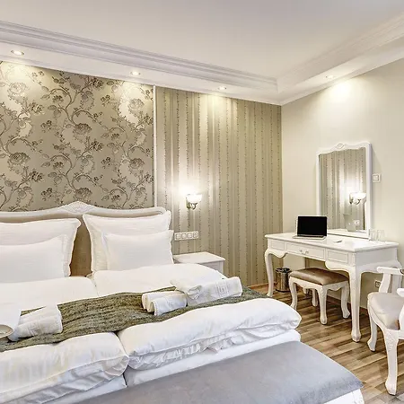 Отель Boutique Diama 4*