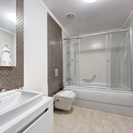 Boutique Diama 4* Mratín